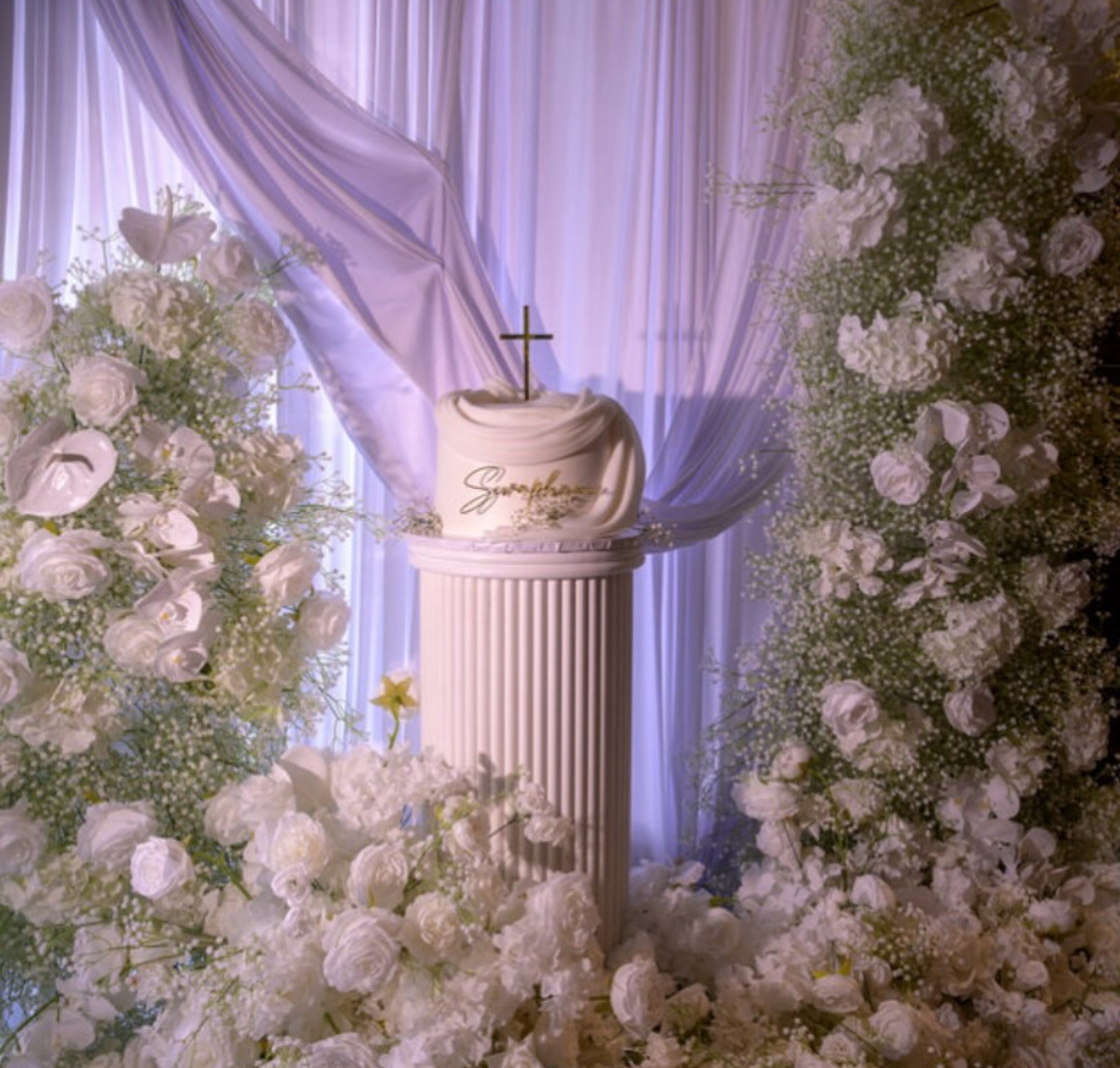 Tropical tablescape with pink lighting